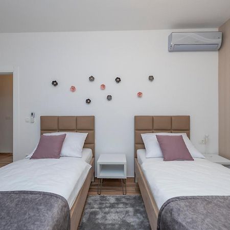 Luxury Apartments - La Vir 1 & 2 Dış mekan fotoğraf