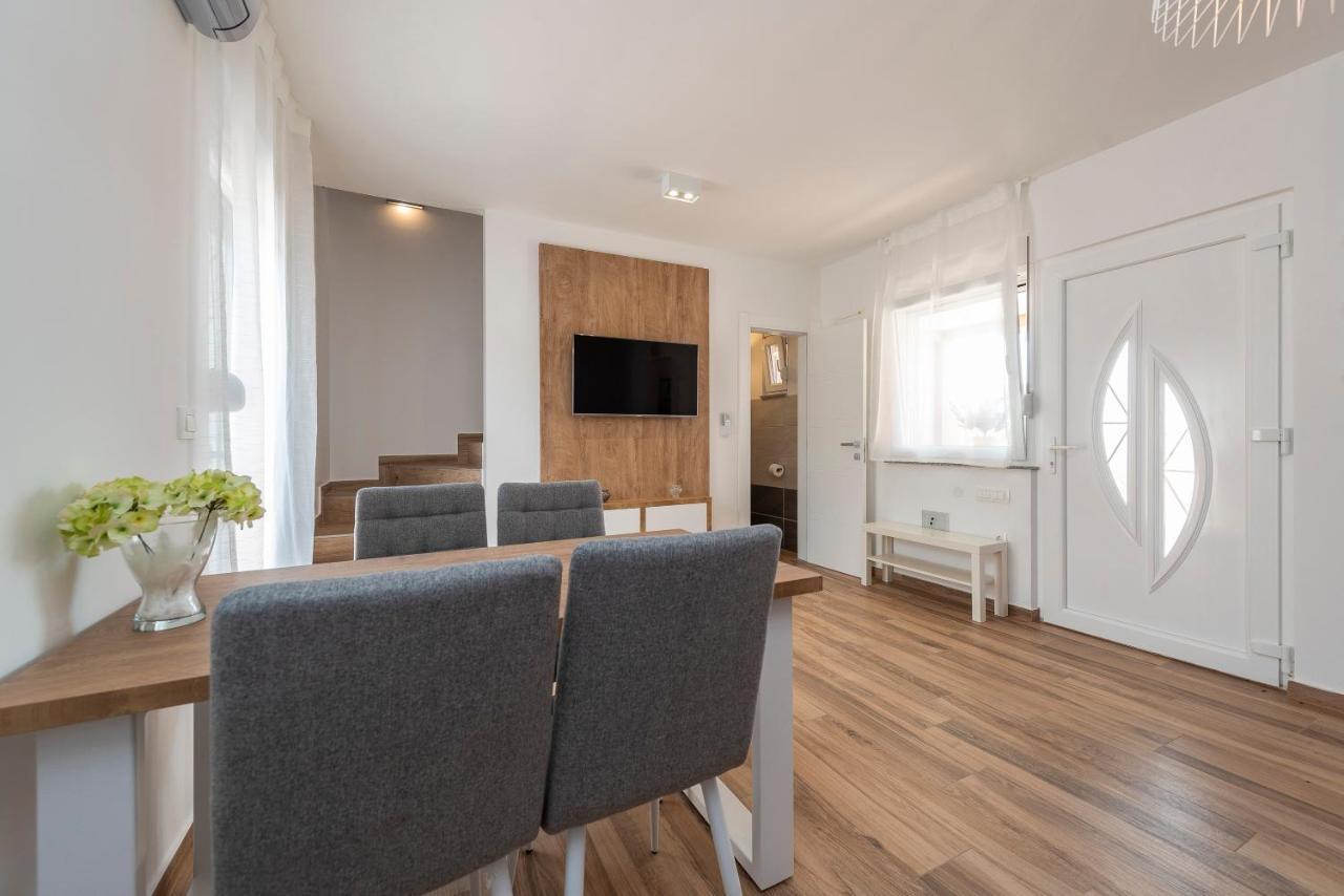 Luxury Apartments - La Vir 1 & 2 Dış mekan fotoğraf