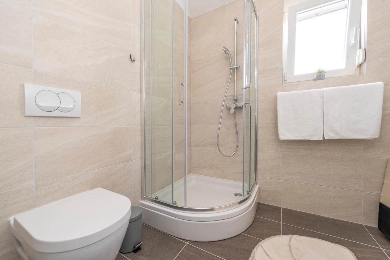 Luxury Apartments - La Vir 1 & 2 Dış mekan fotoğraf